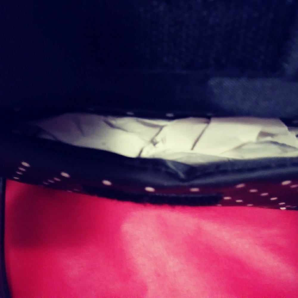 Essentials Case - Picture 7 of 8